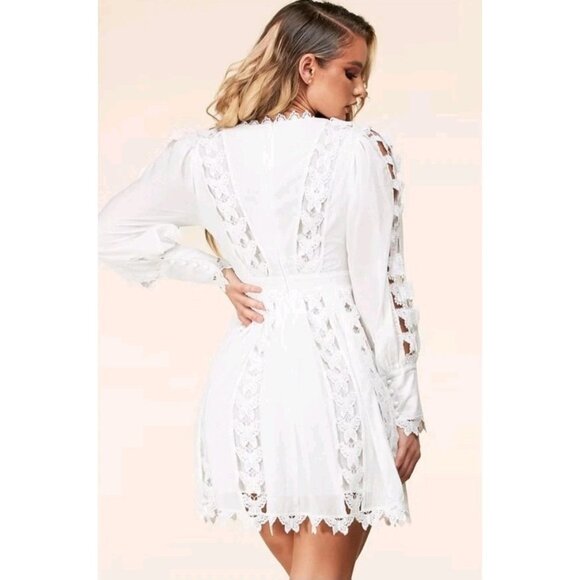 L'atiste By Amy Babydoll Mini Dress Lace Deep V Neckline Size Medium White - Picture 3 of 14